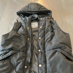 Women’s Sleeveless Vest